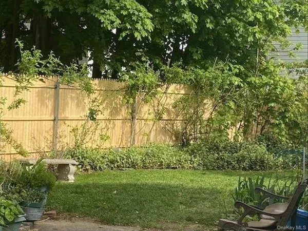 $828,888 | 140 Park Avenue, Roosevelt, NY 11575