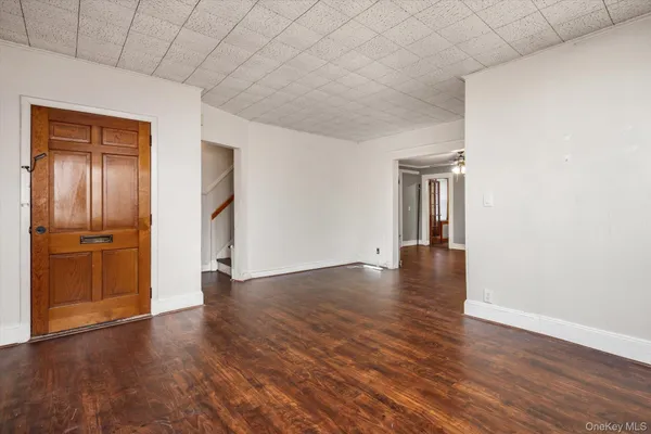 $828,888 | 140 Park Avenue, Roosevelt, NY 11575