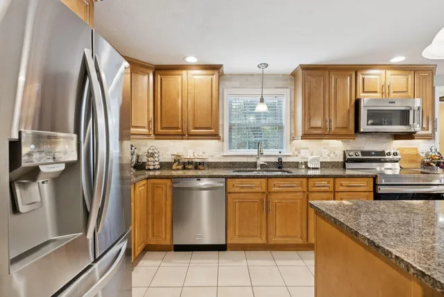 $699,000 | 10 Tow Road, Biddeford, ME 04005