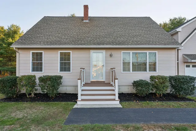 $699,000 | 10 Tow Road, Biddeford, ME 04005