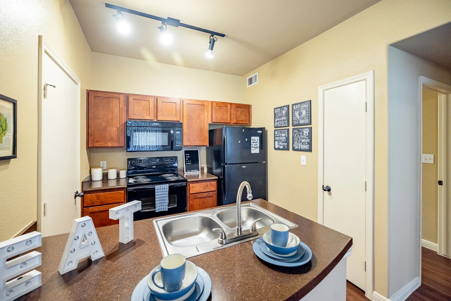 701 Center Ridge Drive, Unit 912 Austin, TX 78753 - Photo 7 of 20 $99 app/admin special! *on San Jacinto and Pennybacker floorplans