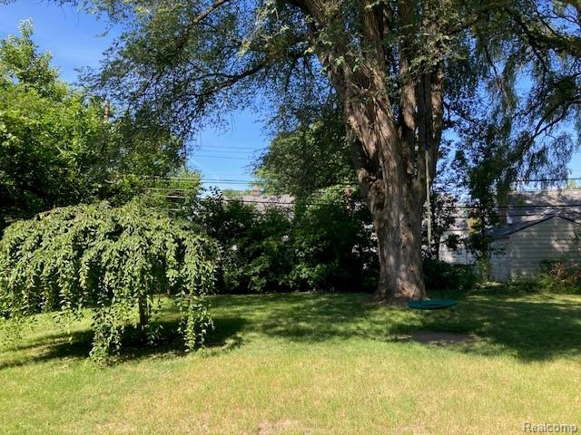 21723 Donald Avenue Eastpointe, MI 48021 - Photo 3 of 18