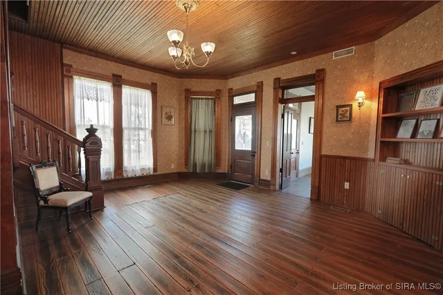 $300,000 | 140 South Sycamore Street, Campbellsburg, IN 47108