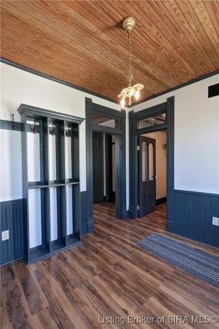 $300,000 | 140 South Sycamore Street, Campbellsburg, IN 47108