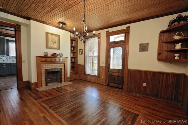 $300,000 | 140 South Sycamore Street, Campbellsburg, IN 47108