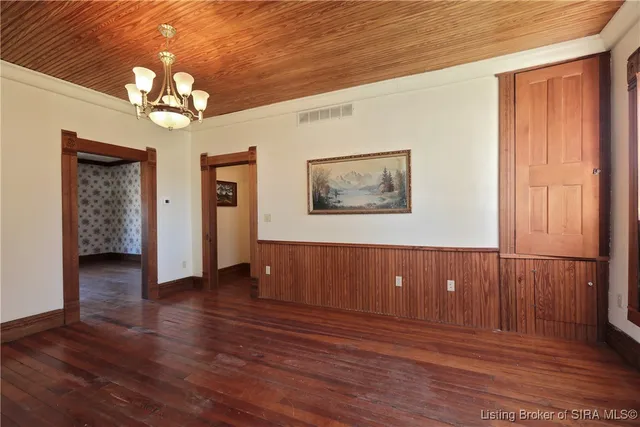 $300,000 | 140 South Sycamore Street, Campbellsburg, IN 47108