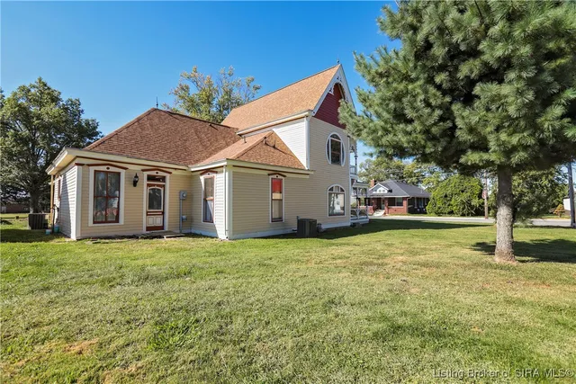 $300,000 | 140 South Sycamore Street, Campbellsburg, IN 47108