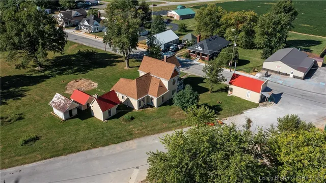 $300,000 | 140 South Sycamore Street, Campbellsburg, IN 47108