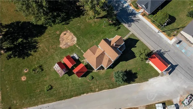 $300,000 | 140 South Sycamore Street, Campbellsburg, IN 47108