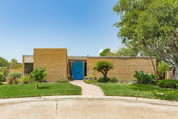 $769,000 | 47 Colony Park Circle, Galveston, TX 77551