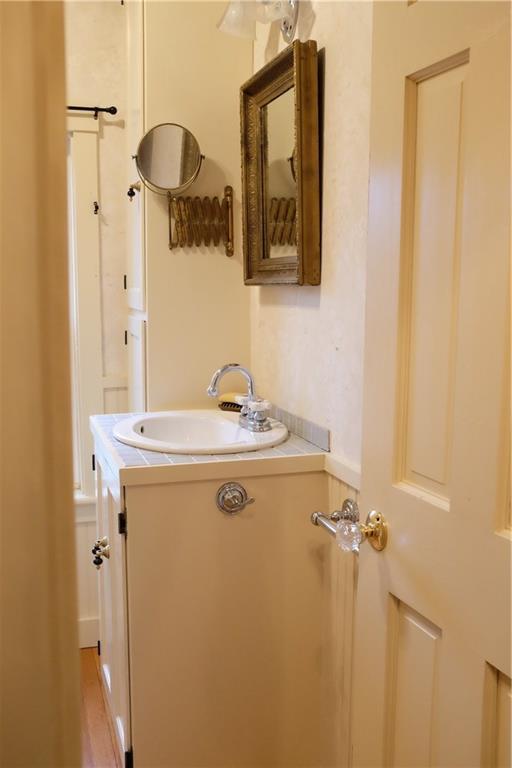 424 New England Road Searsmont, ME 04973 - Photo 26 of 29 Upstairs bath