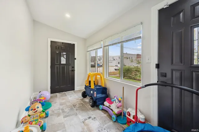 $279,000 | 117 North Market Street, Thorntown, IN 46071