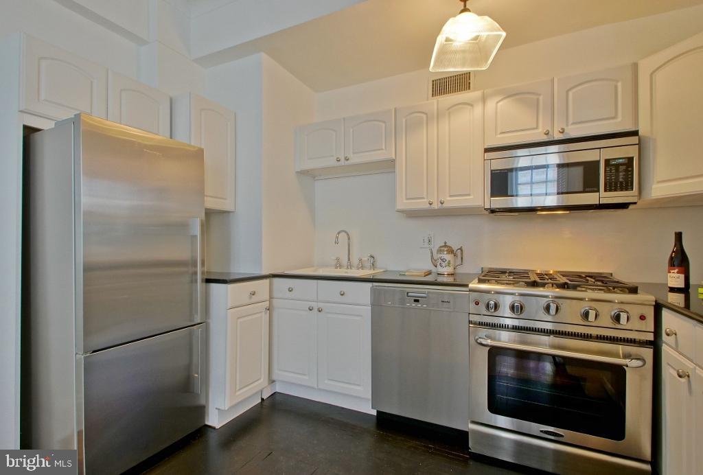 1900 Rittenhouse Square, Unit 7C Philadelphia, PA 19103 - Photo 6 of 11 Gallery Image 6