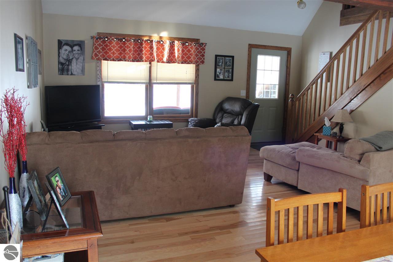 11293 South Mission Road Shepherd, MI 48883 - Photo 2 of 25 1794002-1.JPG