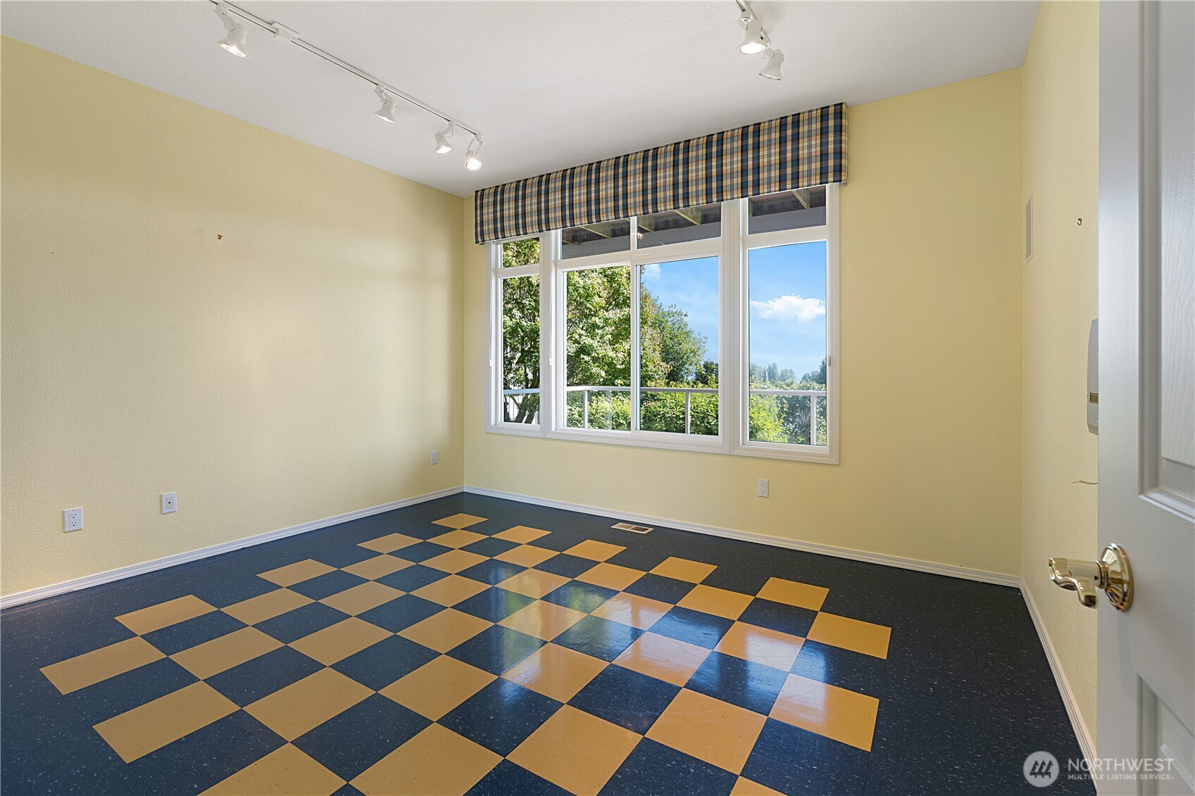 3909 View Ridge, Unit 14 Anacortes, WA 98221 - Photo 24 of 37 Gallery Image 24