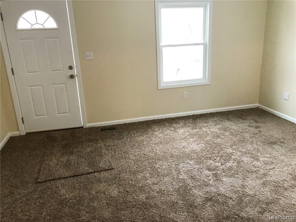 19977 Inkster Road Livonia, MI 48152 - Photo 9 of 12