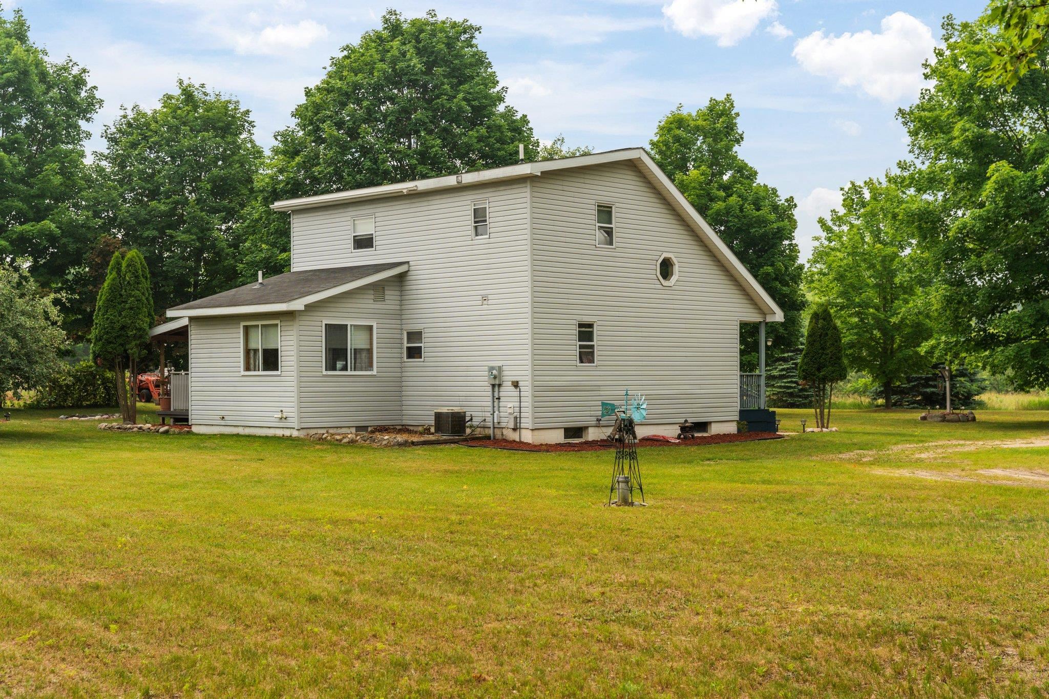 11411 Gildas Road Alden, MI 49612 - Photo 8 of 48 1912937-7.JPG