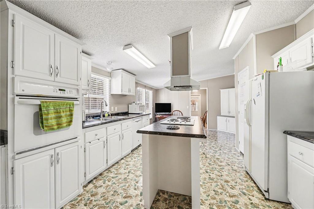 2298 Ray Loop Road Westfield, NC 27053 - Photo 11 of 28