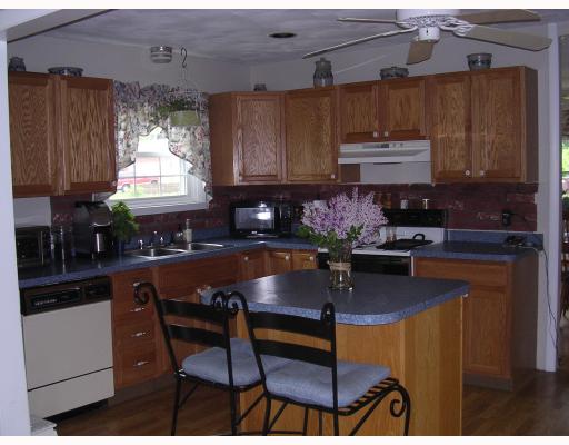 32 Ray Avenue Woonsocket, RI 02895 - Photo 7 of 11 Kitchen.