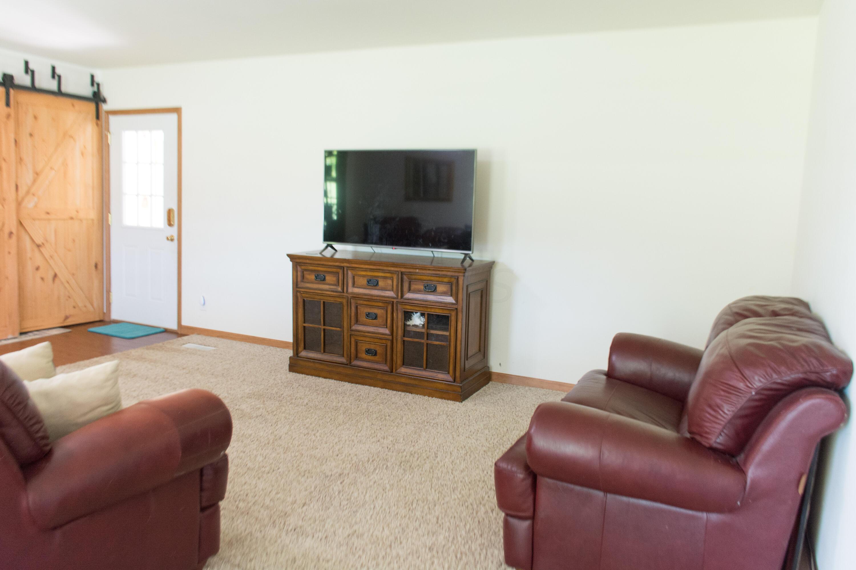 41795 Sand Ridge Road Albany, OH 45710 - Photo 8 of 36 Great Room