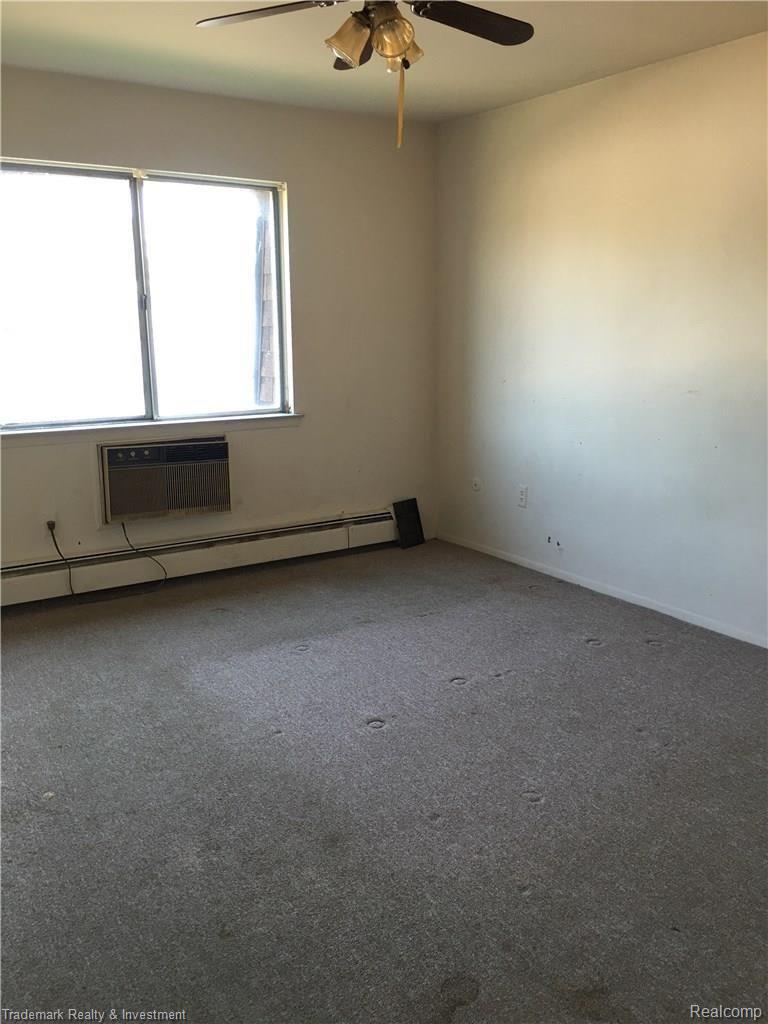 30237 Utica Road, Unit 81 Roseville, MI 48066 - Photo 9 of 14 IMG_0232.jpg