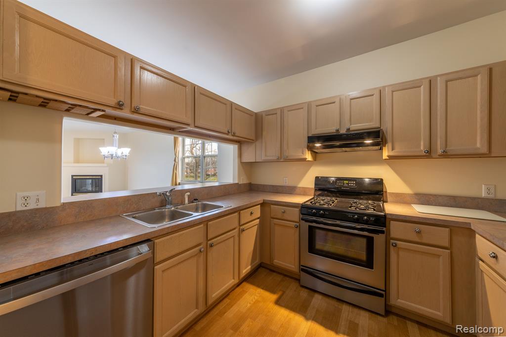 28872 Five Mile Road Livonia, MI 48154 - Photo 12 of 23
