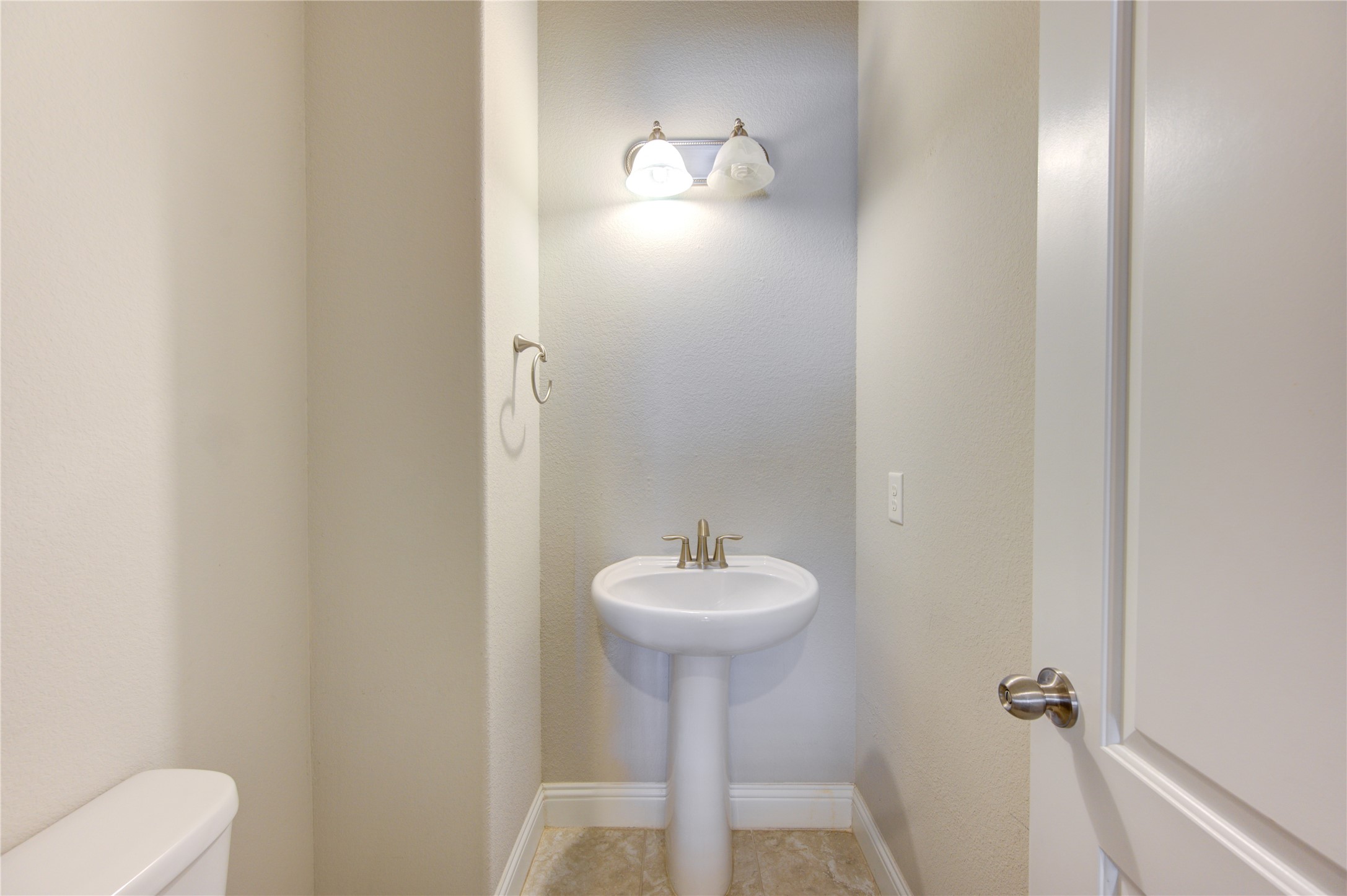 20411 Fawn Rest Place Spring, TX 77379 - Photo 33 of 50 a bathroom with a sink toilet and a mirror