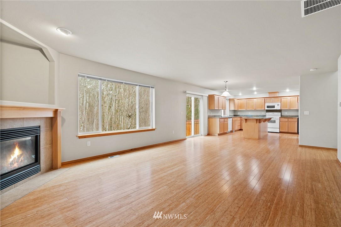 1080 Ilwaco Place Northeast Renton, WA 98059 - Photo 14 of 32 Gallery Image 14