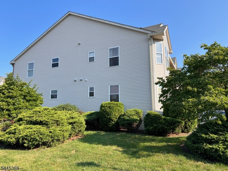 32 Rebecca Road East Hanover, NJ 07936 - Photo 27 of 35