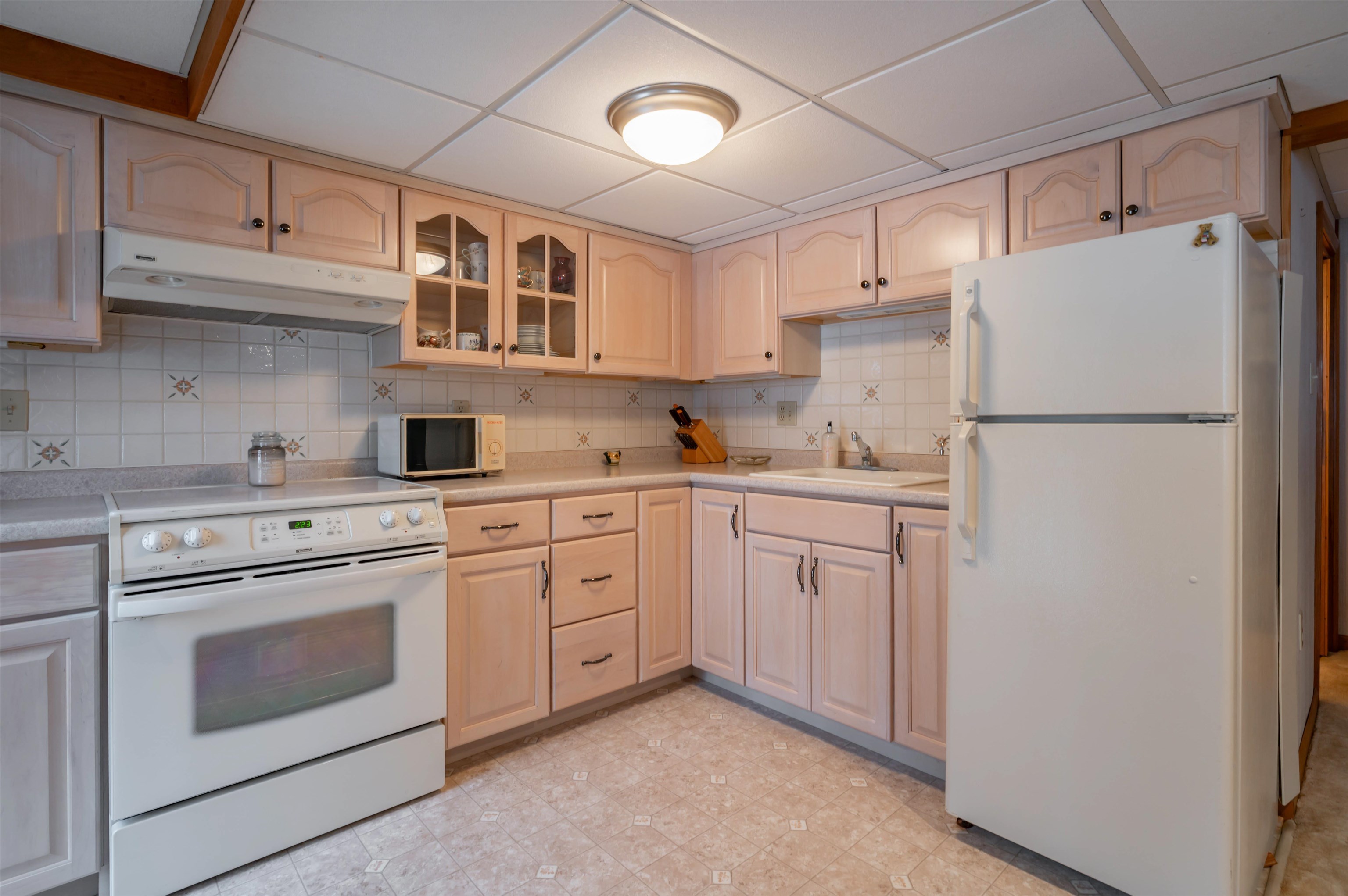 226 Amesbury Road Kensington, NH 03833 - Photo 24 of 59