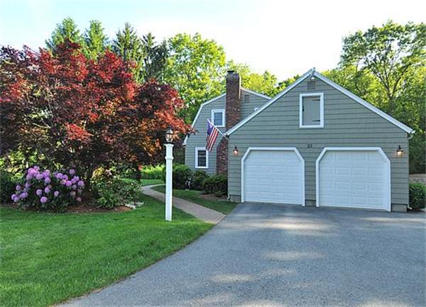23 Whippletree Road Chelmsford, MA 01824 - Photo 25 of 28 a view of a house with a yard and garden