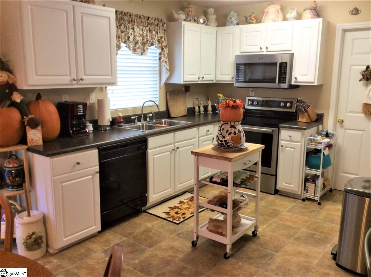 304 Ridgeover Drive Greenville, SC 29617 - Photo 8 of 20 Gallery Image 8