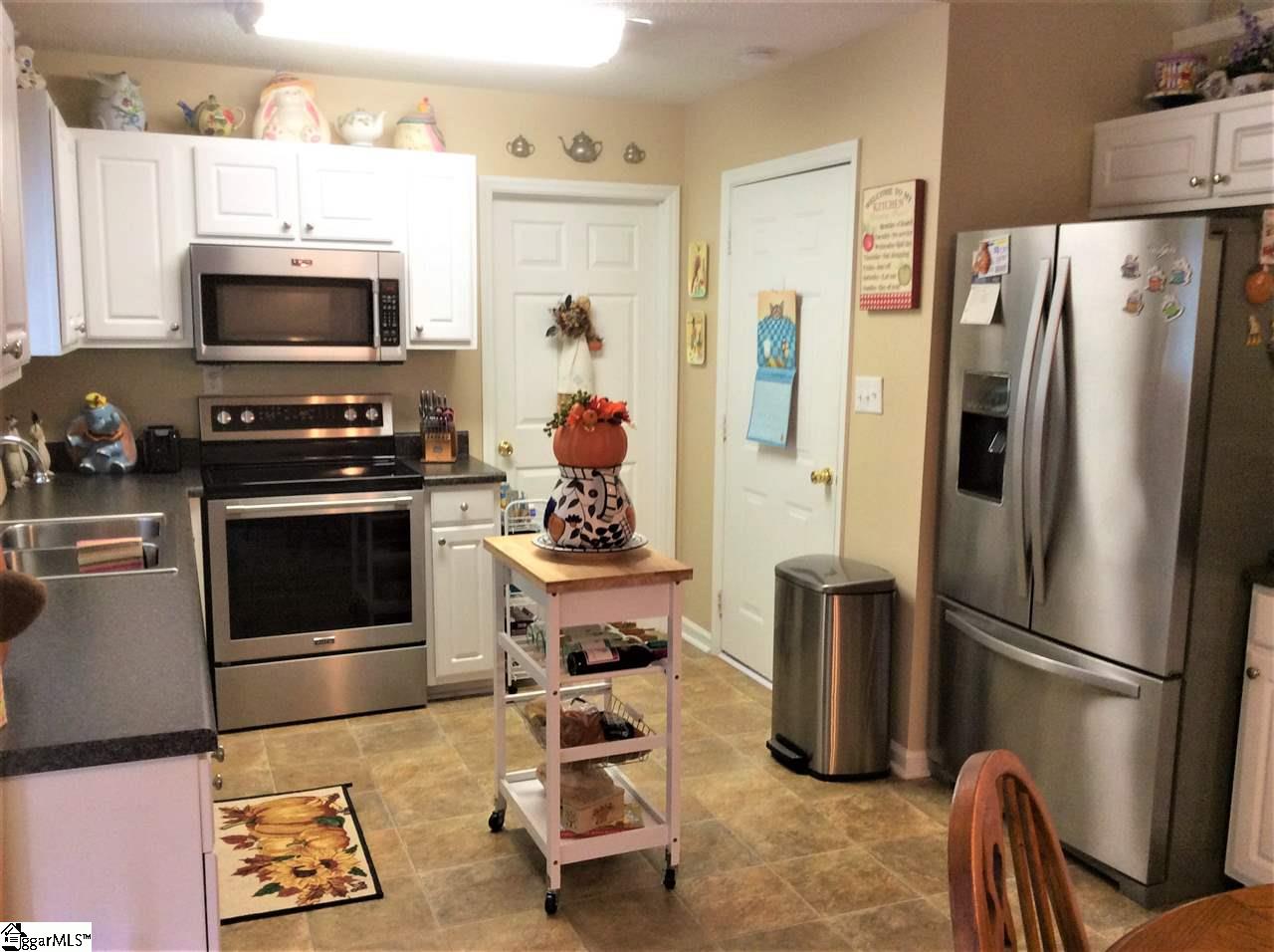 304 Ridgeover Drive Greenville, SC 29617 - Photo 9 of 20 Gallery Image 9