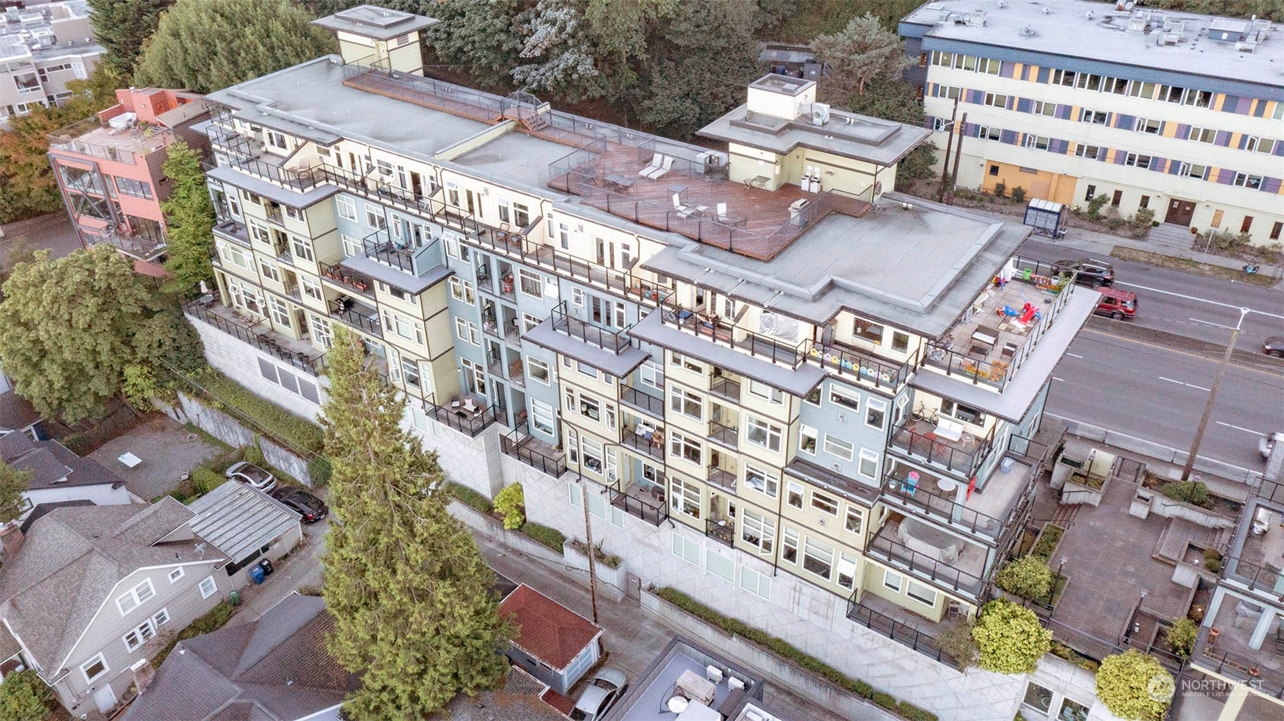 655 Crockett Street, Unit B304 Seattle, WA 98109 - Photo 2 of 35 a large building with a street