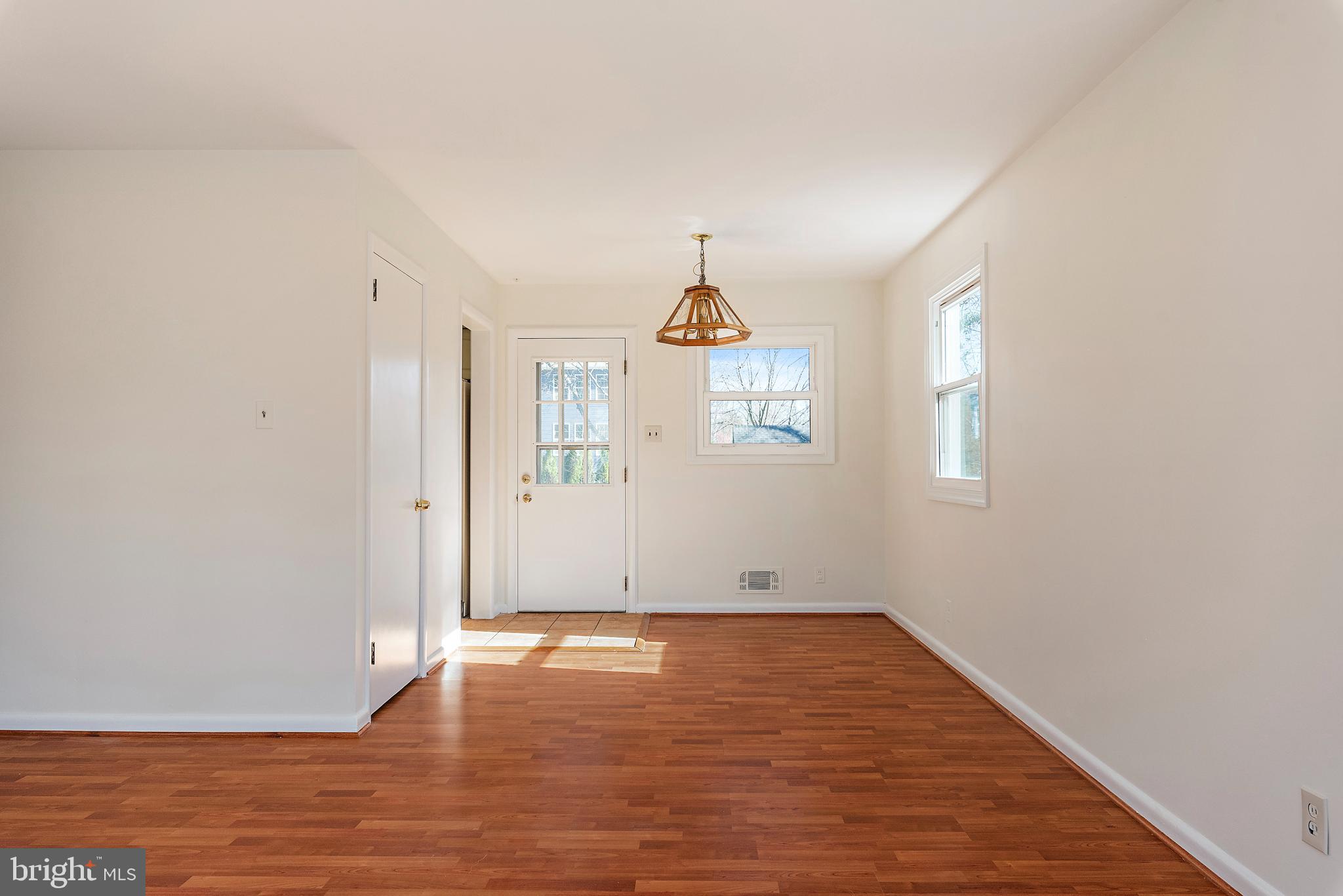 746 Warren Drive Annapolis, MD 21403 - Photo 16 of 47 Dining Area