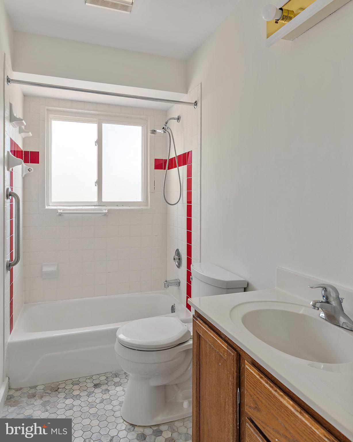 746 Warren Drive Annapolis, MD 21403 - Photo 24 of 47 Main Floor Full Bath