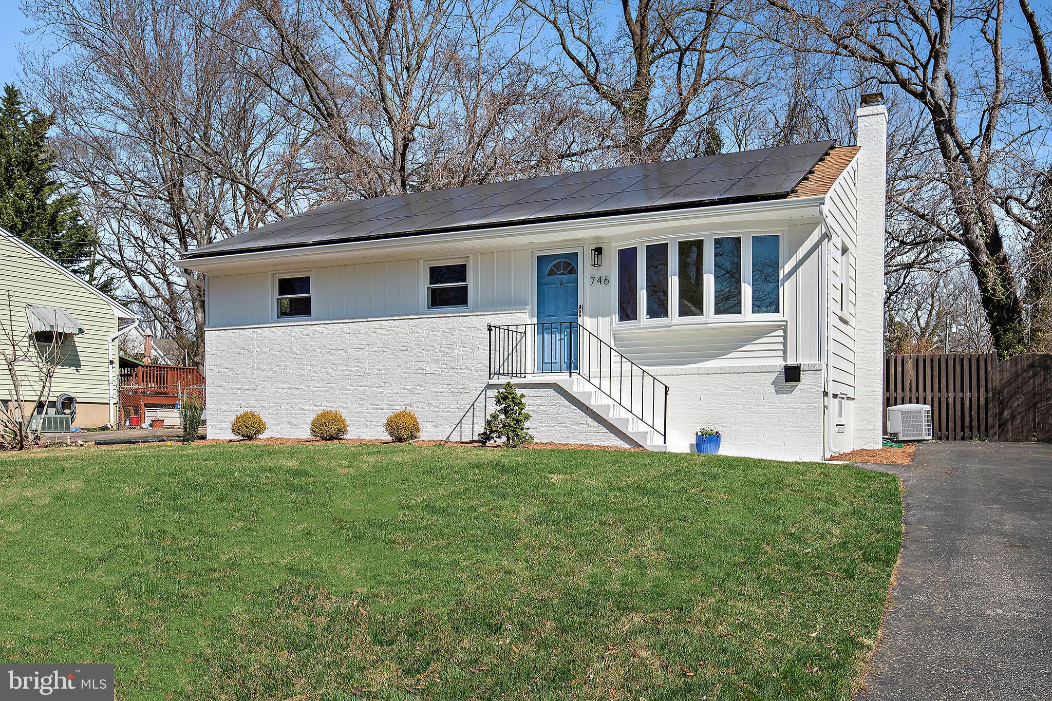 746 Warren Drive Annapolis, MD 21403 - Photo 3 of 47