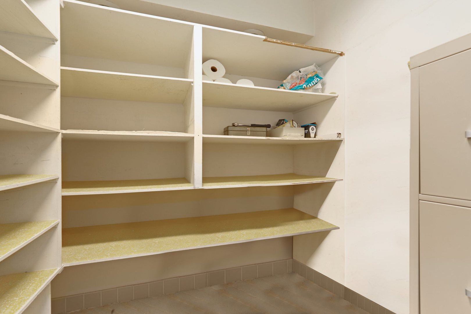 1 North Dee Road, Unit 2D Park Ridge, IL 60068 - Photo 30 of 38 a view of shelves and closet