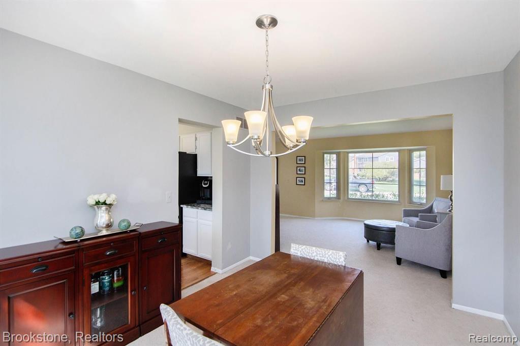 744 Baker Street Rochester Hills, MI 48307 - Photo 16 of 38