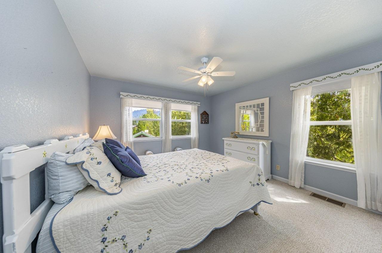 53312 Timberview Road North Fork, CA 93643 - Photo 27 of 84 a bedroom with a bed and a window