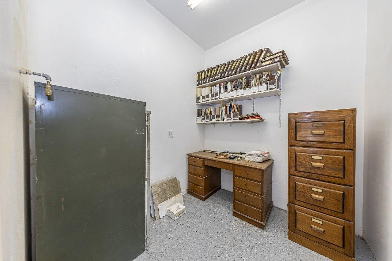 53312 Timberview Road North Fork, CA 93643 - Photo 61 of 84 a kitchen with a stove and a refrigerator