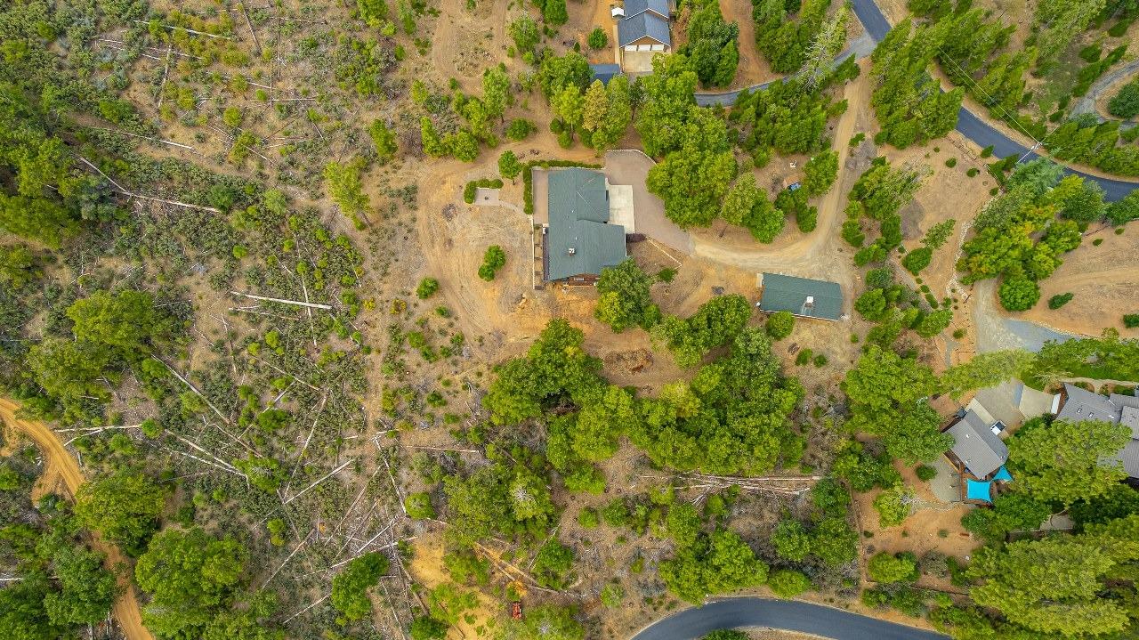 53312 Timberview Road North Fork, CA 93643 - Photo 79 of 84 a view of a building with a yard