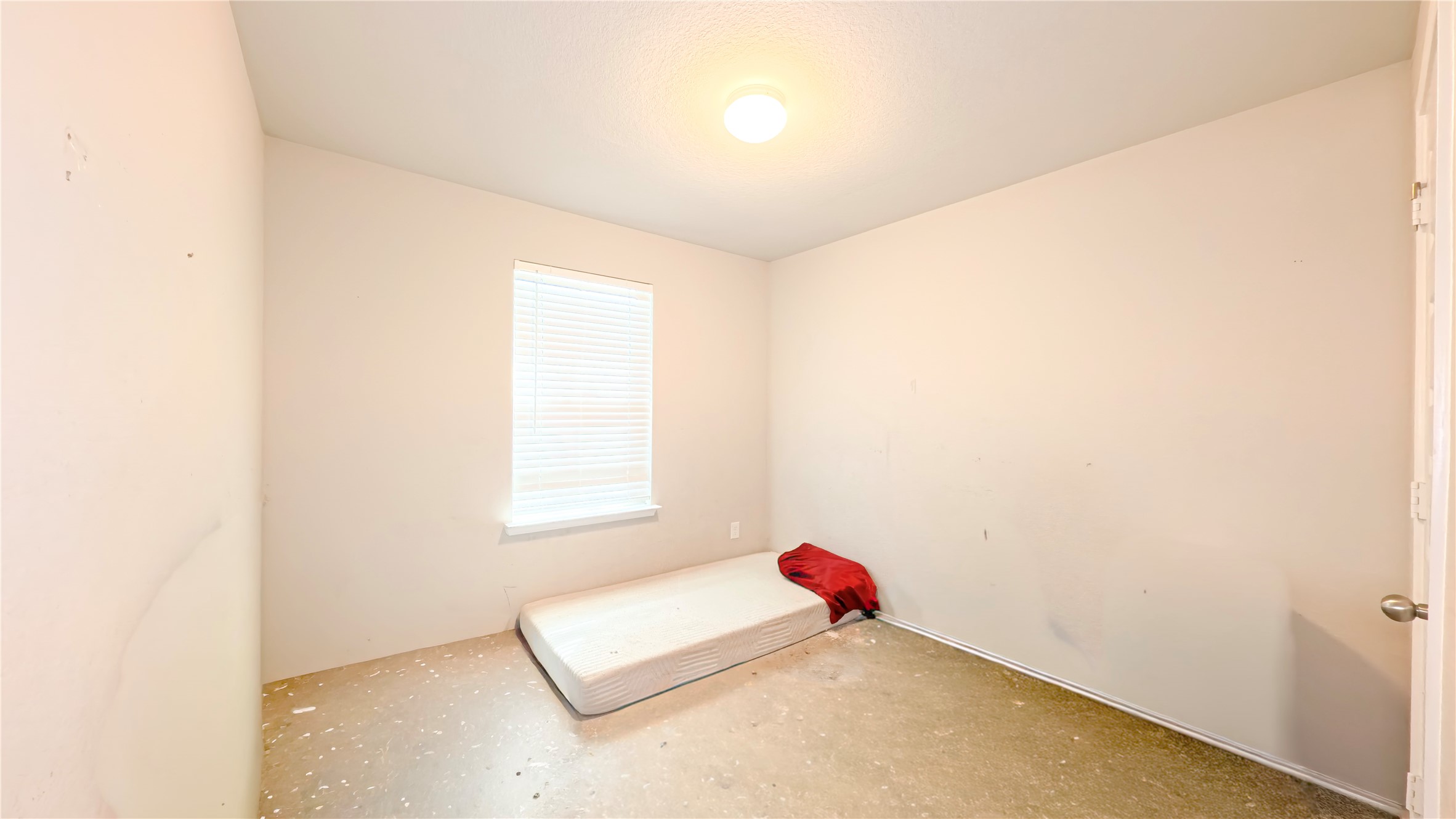 8522 Sacred Lotus Lane Rosharon, TX 77583 - Photo 5 of 11 a view of a room with window and a ceiling fan