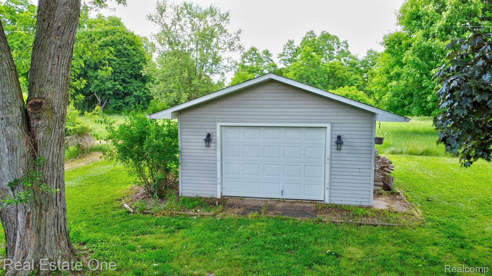 10379 Hegel Road Goodrich, MI 48438 - Photo 51 of 70 55) Aerial Pole Barn.jpg