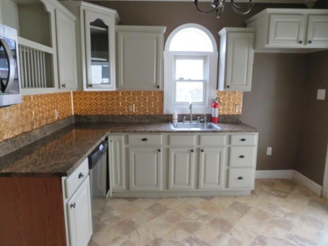 4 Terrace Avenue Carnegie, PA 15106 - Photo 11 of 28