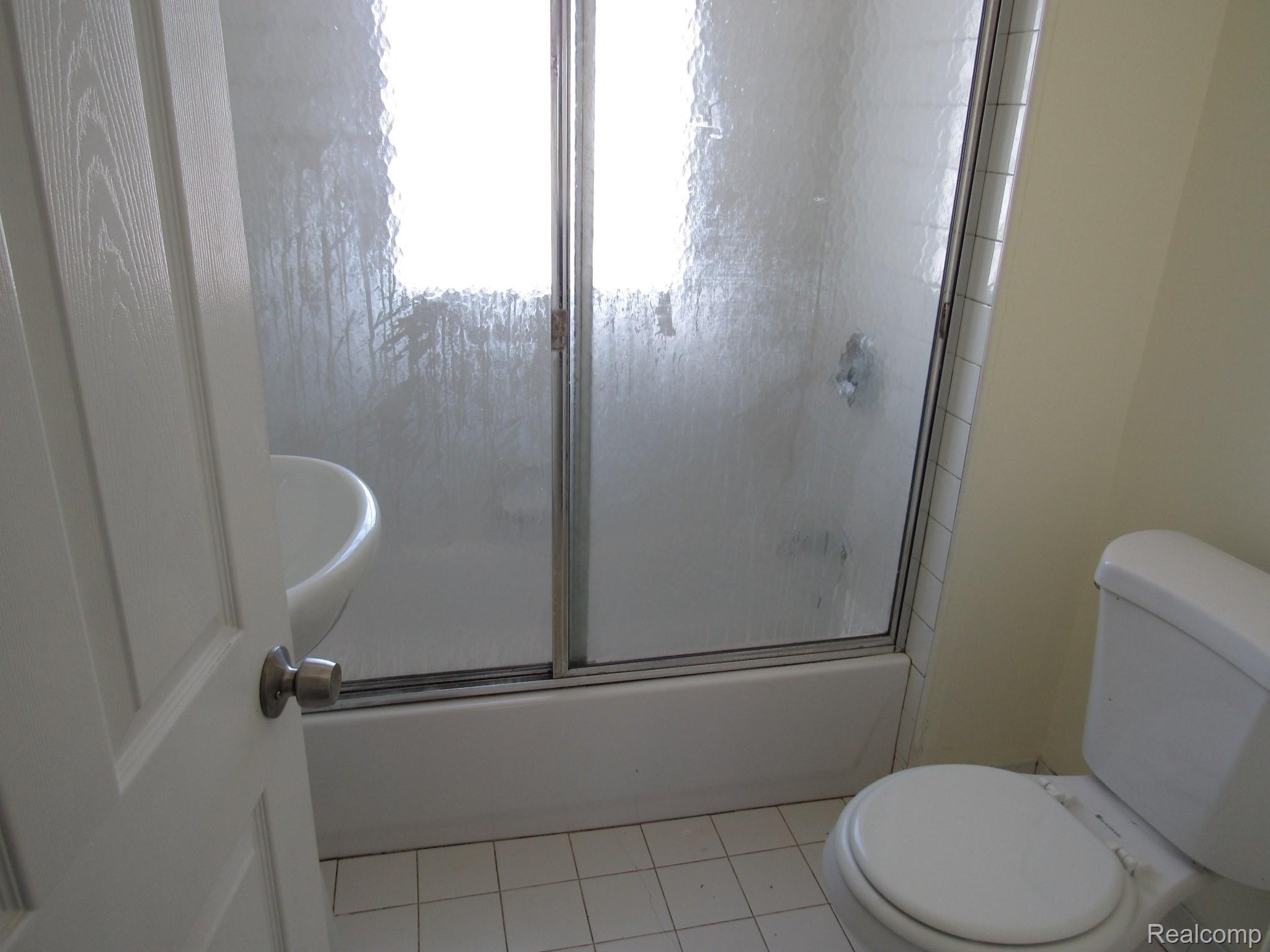 23012 Rausch Avenue Eastpointe, MI 48021 - Photo 32 of 52 23012 ROUSCH EASTPOINTE (159).JPG