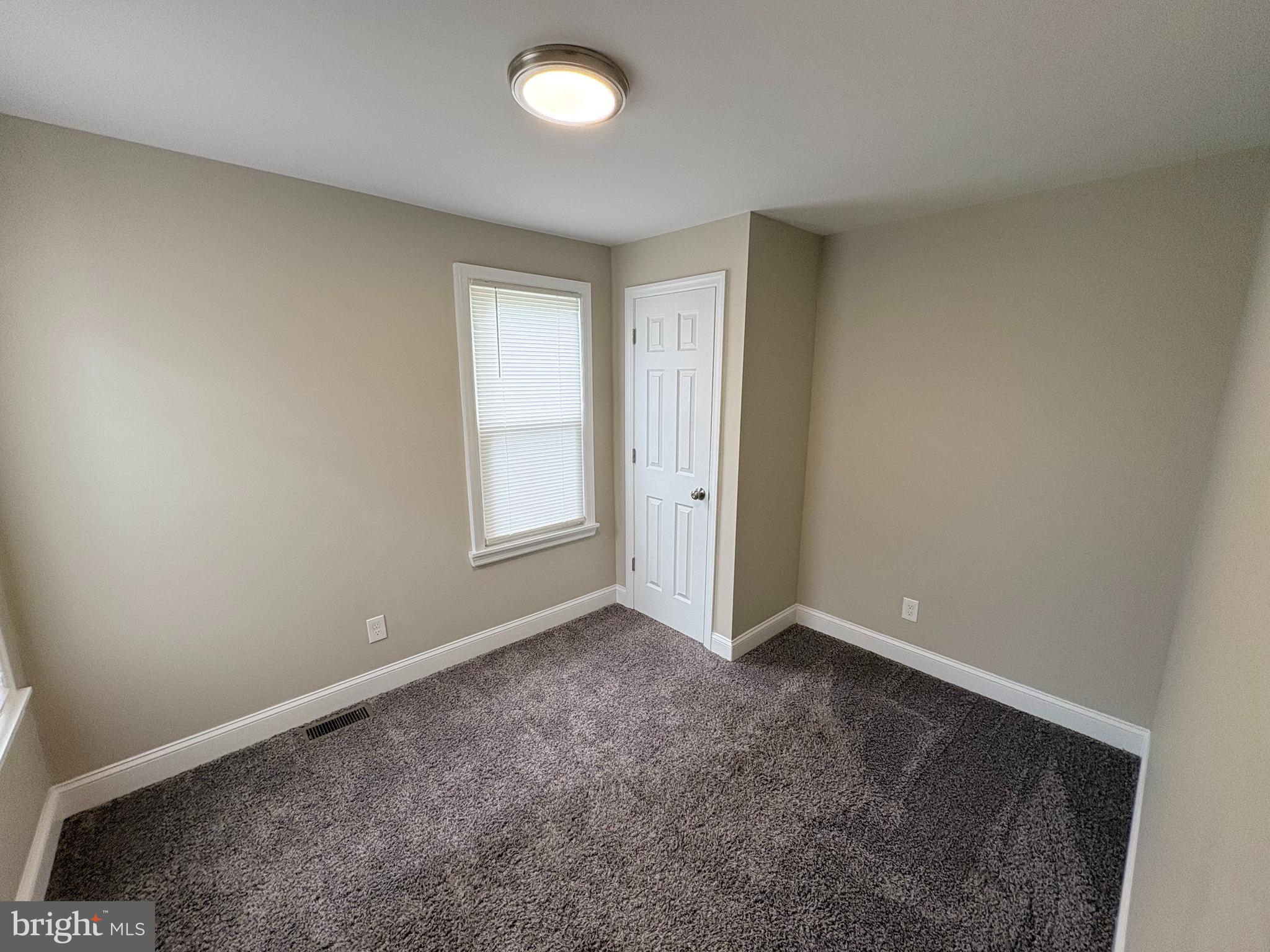 806 High Street Burlington, NJ 08016 - Photo 7 of 16