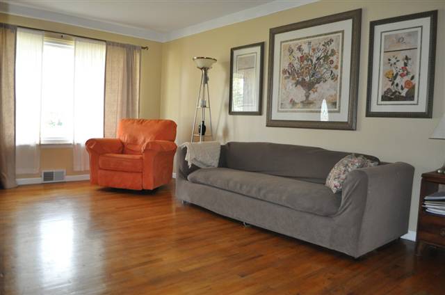 13254 Common Road Warren, MI 48088 - Photo 3 of 17 Living Room