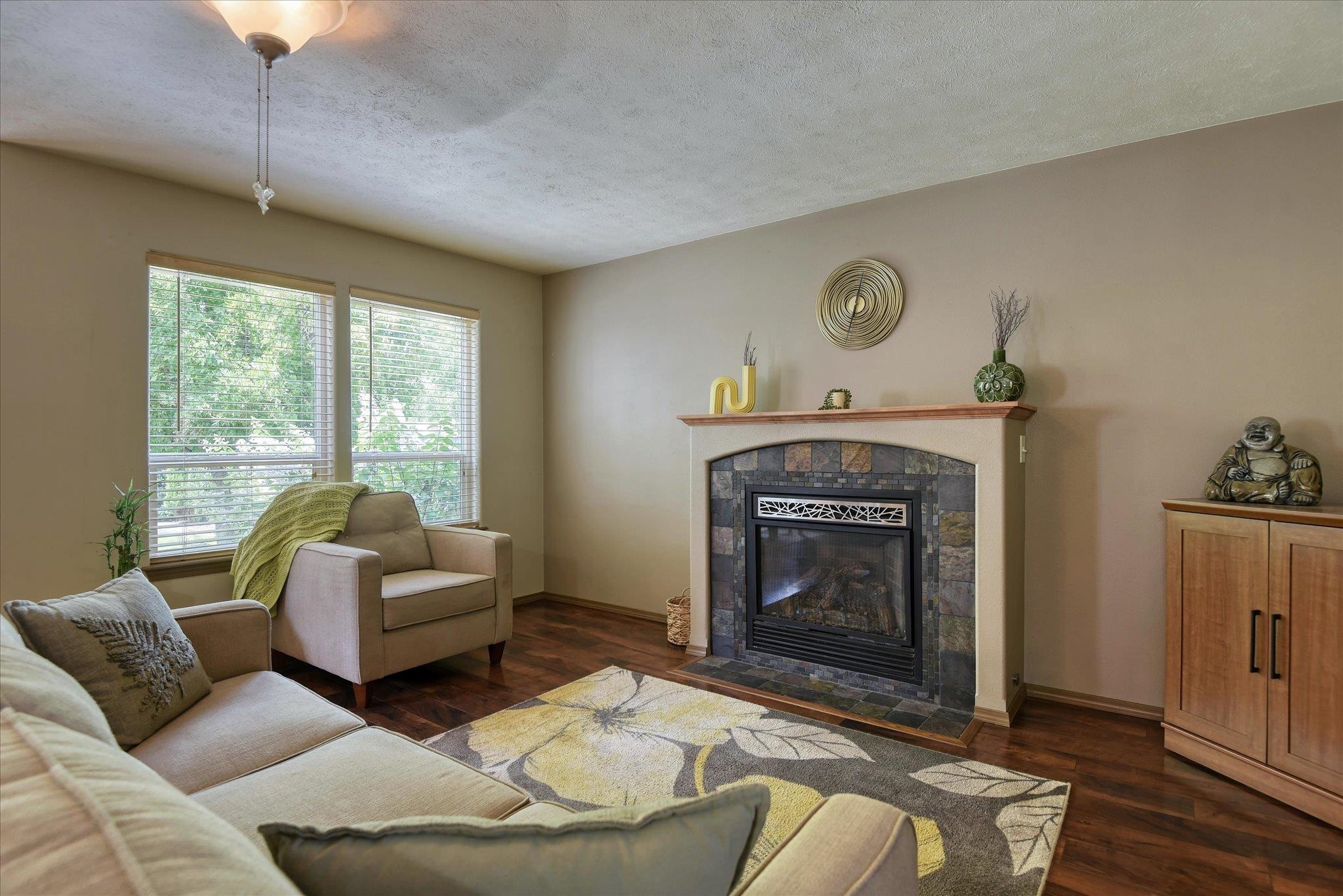 910 South Rees Lane Spokane Valley, WA 99037 - Photo 4 of 33