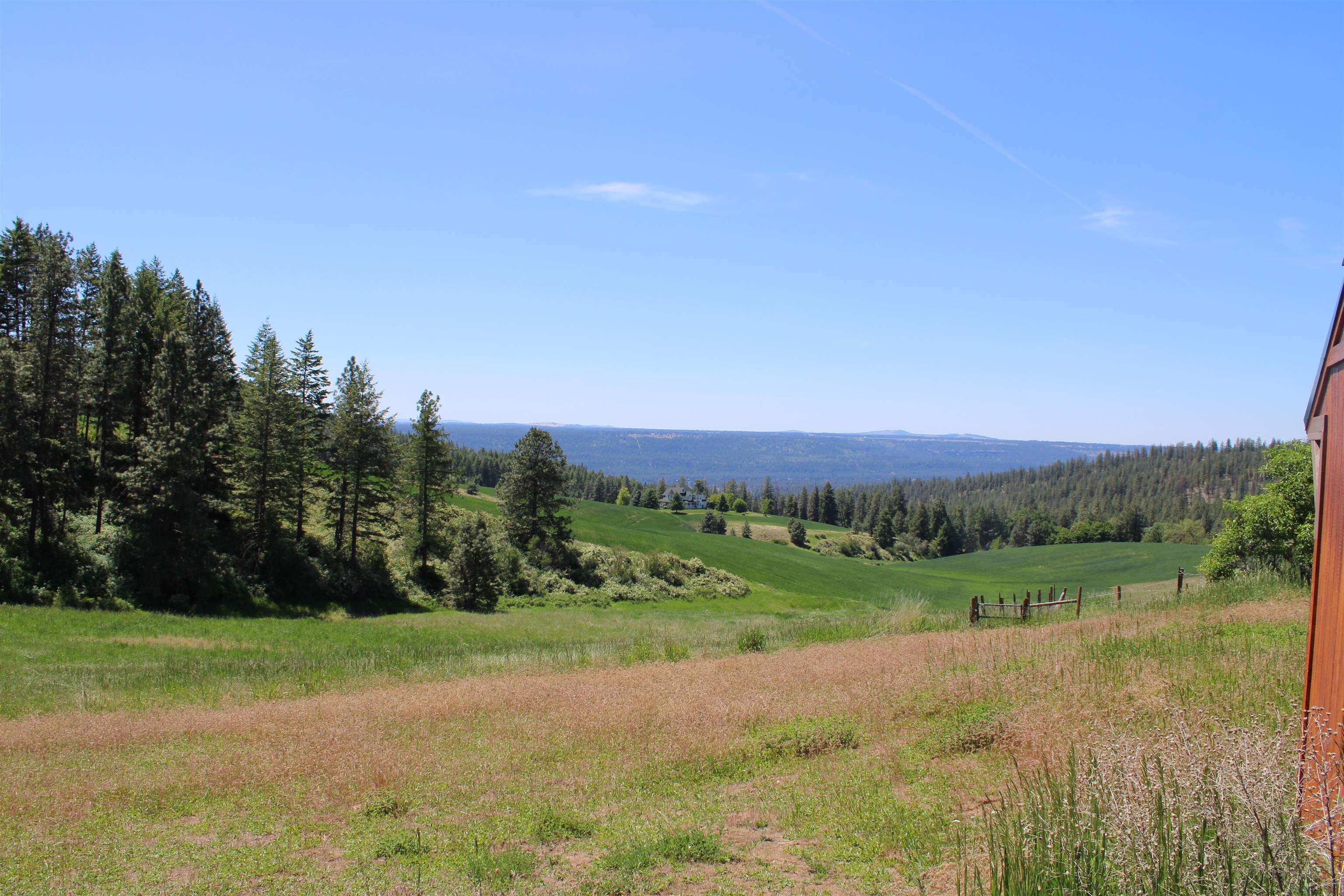 7601 West Bernhill Road Spokane, WA 99208 - Photo 2 of 38
